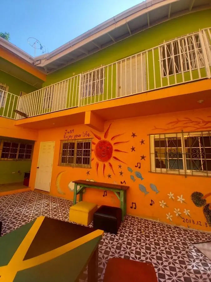 Labrish Guest House Kingston
