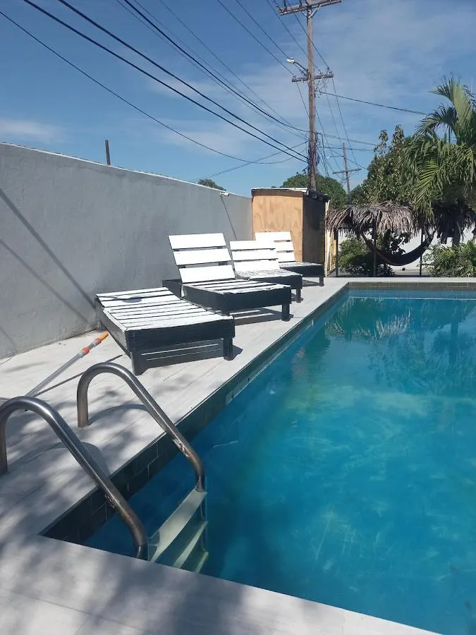 Labrish Guest House Kingston 2*,  Jamaika